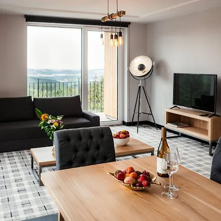 Aparthotel Kazalnica Family&conference Kolo Karpacza 4*
