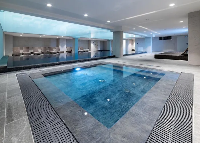 Kazalnica Family&conference アパートホテル